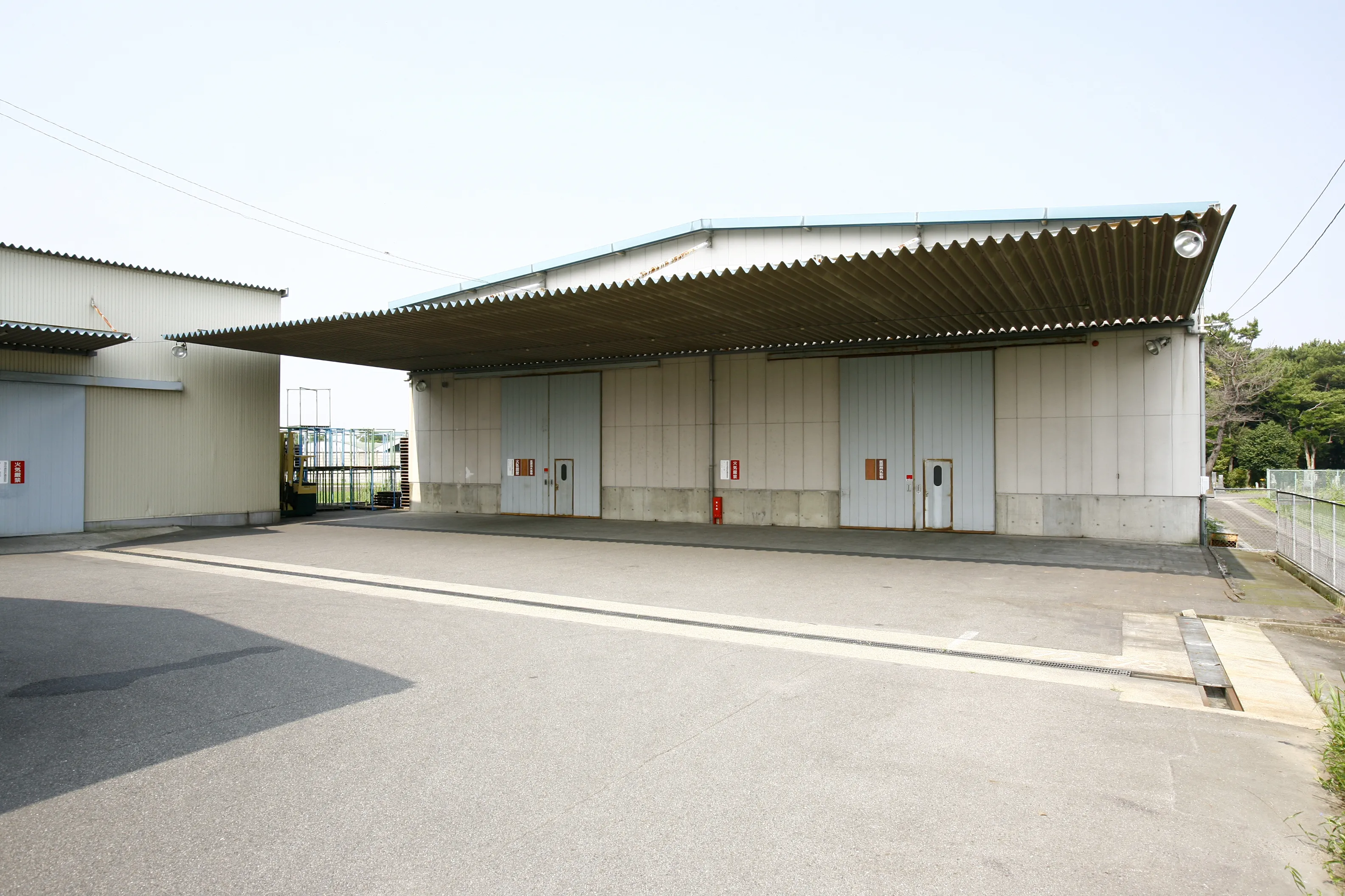 春日井倉庫の外観写真
