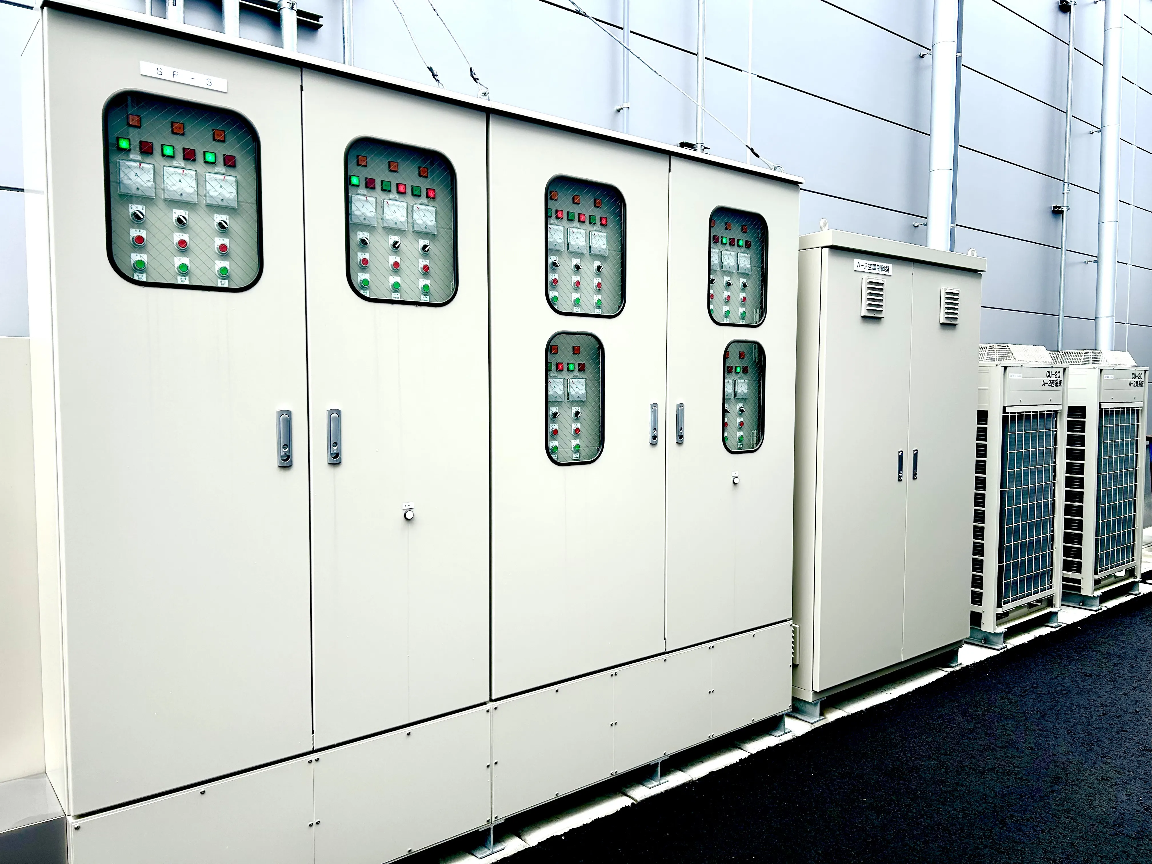 温度管理設備メーター設備写真